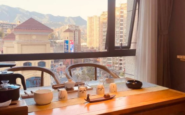 City Hotel