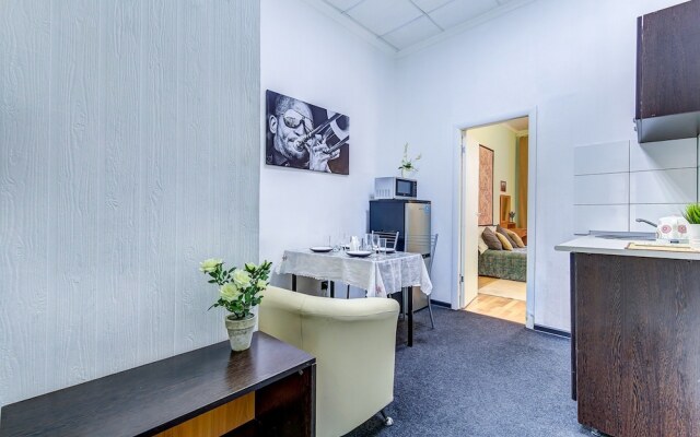 Avrora on Fontanka 85