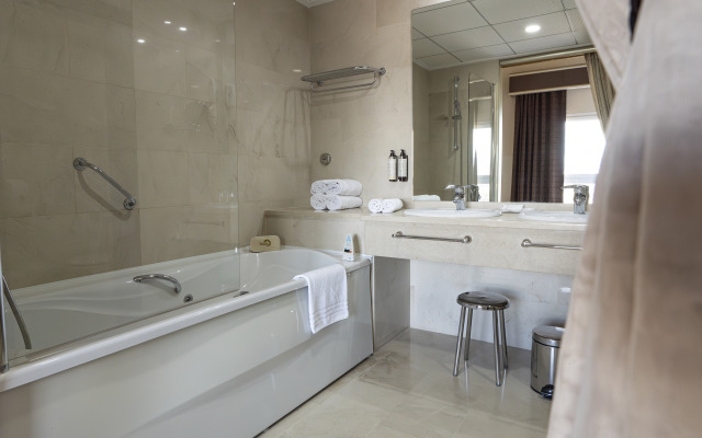 Senator Águilas Hotel