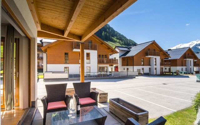 Stunning Apartment In Rauris By The Forest