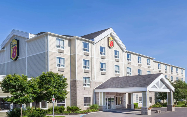 Super 8 by Wyndham Peterborough