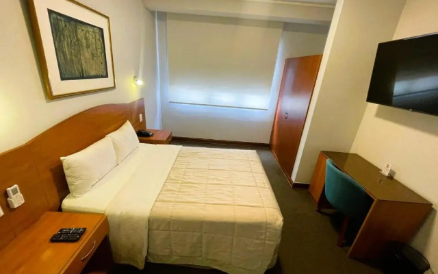 Javier Prado Inn