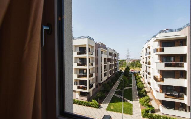 Romantic getaway at West Residence