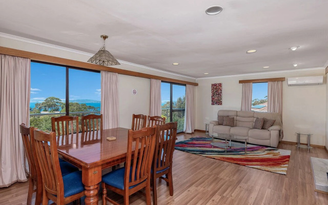 Relax Away - Family Get Away By The Sea