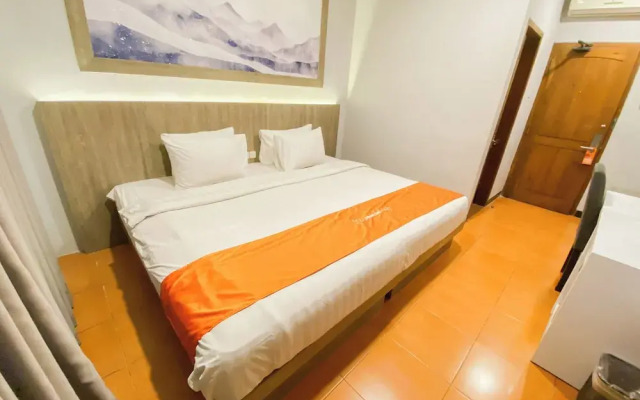 Front One HK Resort Semarang