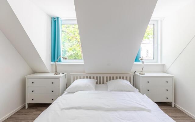 Tastefully furnished, modern and light-flooded apartment.