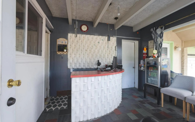 Sonrise Inn Lincoln Hwy By OYO
