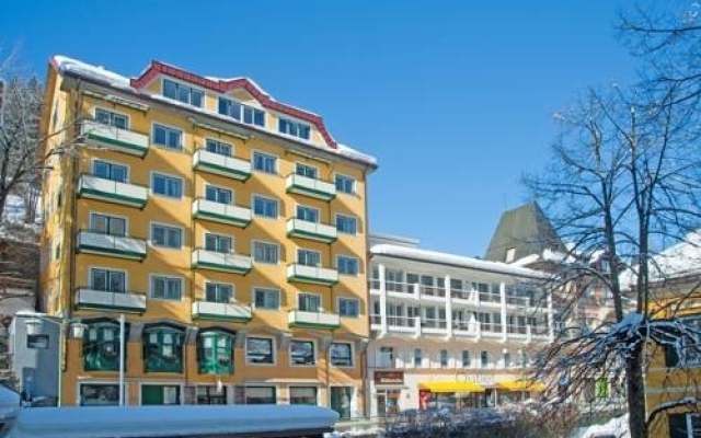 Residenz Lothringen by AlpenTravel