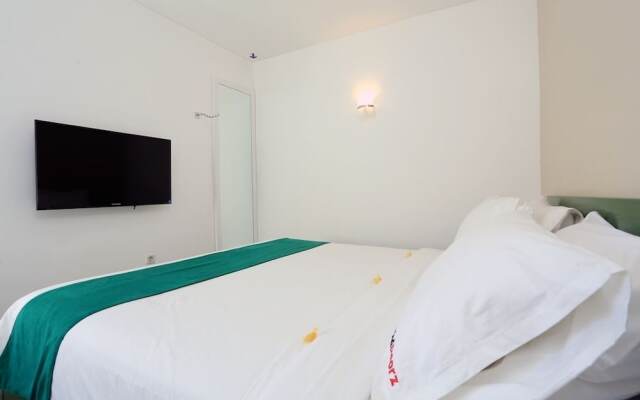 RedDoorz Near Pantai Jerman