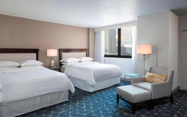 Sheraton Norfolk Waterside Hotel