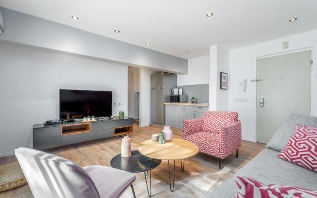 Rothschild Area - One BDR with a Big terrasse