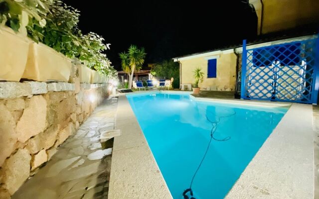 Villa Pavoncella Con Piscina