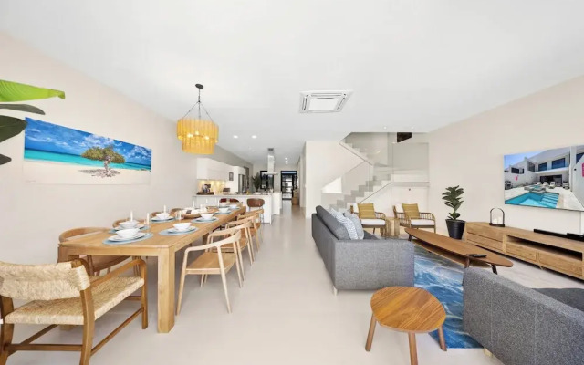 Catalina Residence Apt 3 - L.g. Smith Boulevard 546-j