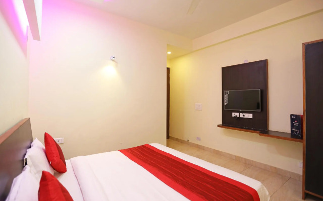 OYO 10889 Hotel Green Residency