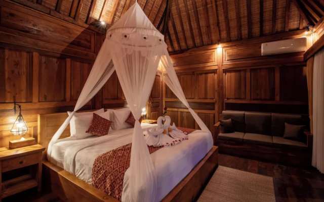 Embun Pagi Wooden Private Villas Ubud – Guest Rooms – Tegallalang