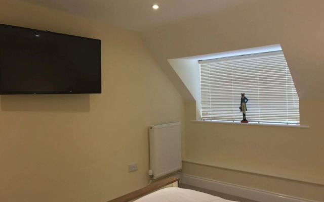 The Lodge at Broadway