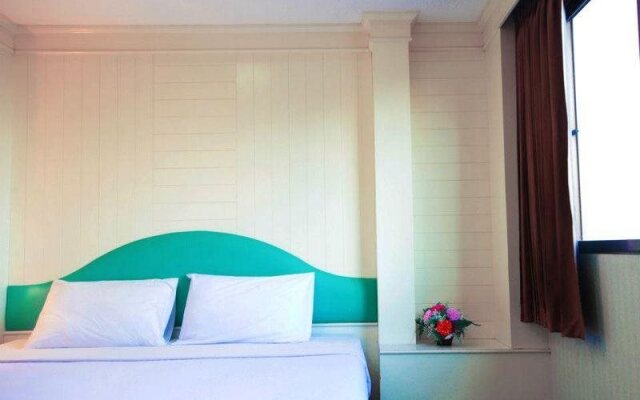 River Hotel Nakhon Pathom