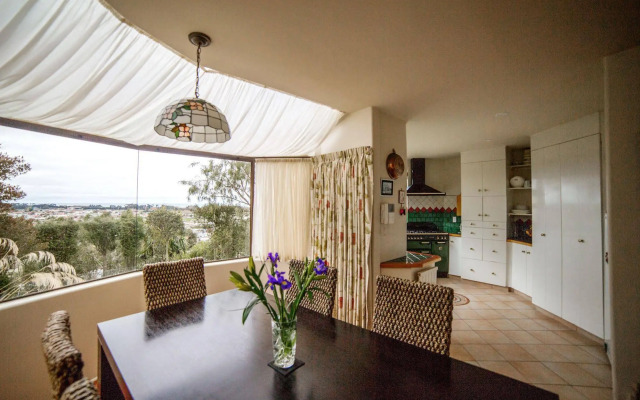 Oamaru House Bed and Breakfast