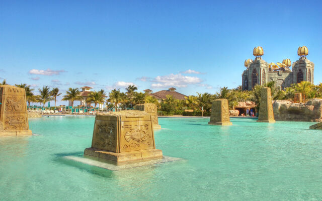 Harborside Resort at Atlantis