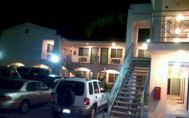 Crescent Inn