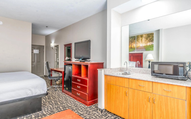 Days Inn & Suites by Wyndham Prattville-Montgomery