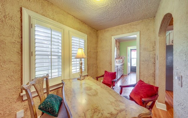 Charming Tusla Home ~ Half-mi to Expo Square!