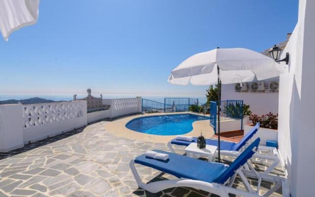 Casa El Monte Torrox by Ruralidays