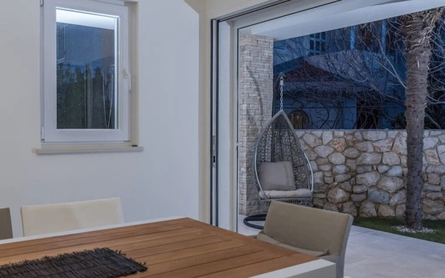 Luxury Villa White Rose with the Pool