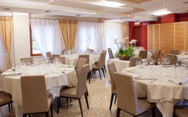 Elliot Osteria e Dormire in collina