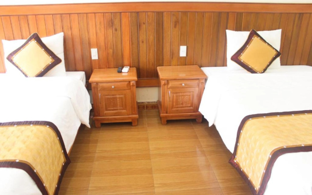 Hoa Binh Hotel – Guest Rooms – Dong Hoi