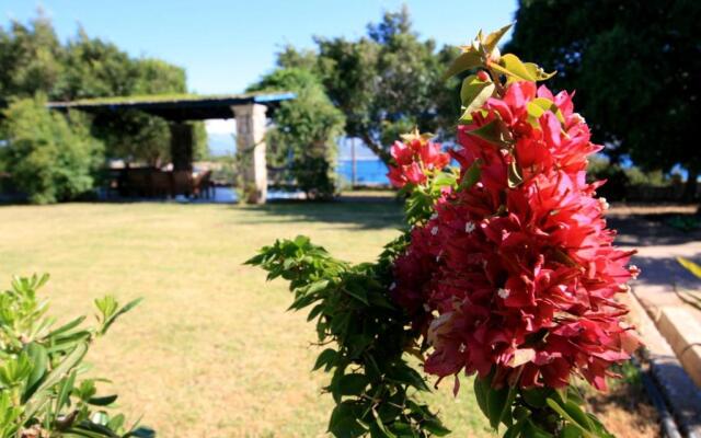 Seaside, relaxing family house with playground! Villa Lavrys 4