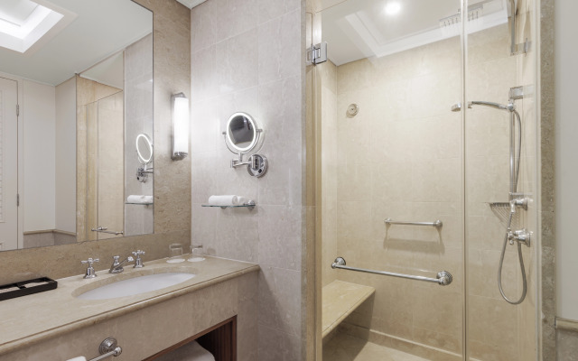 Pullman Reef Hotel Casino