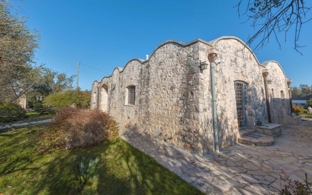 3279 Trullo Due Coni by Barbarhouse