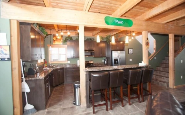 Snow Ridge by Apex Accommodations