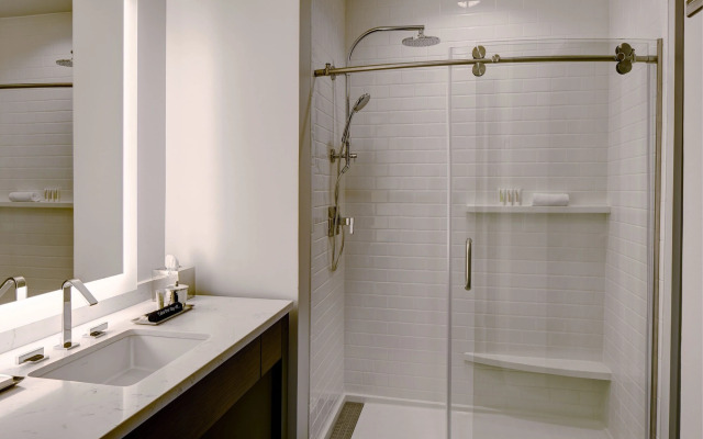 Archer Hotel Boston/Burlington