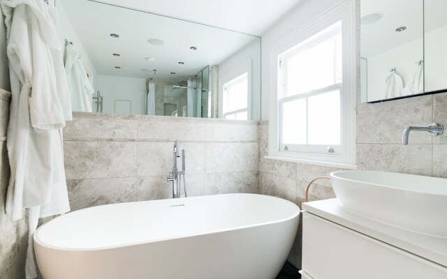 Gorgeous 2BR family home in East London