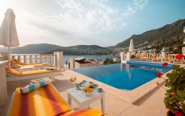 Ketchy Villa , Sleeps 14 , Infinity pool , Wifi , Sunset