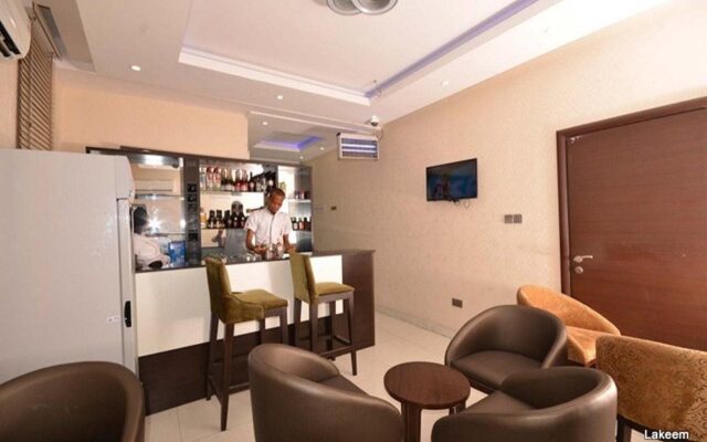 Lakeem Suites - Agboyin Surulere
