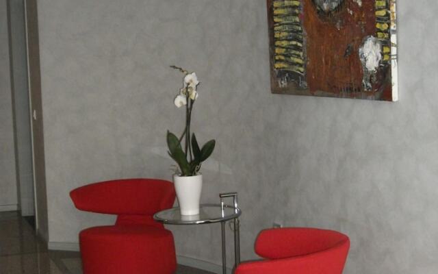 Vista Hotel & Residence