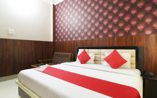 OYO 35382 Hotel Moon Light