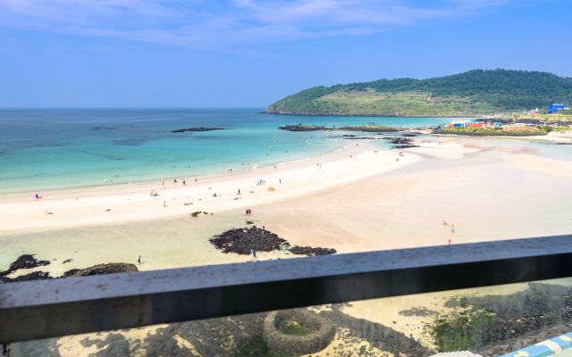 Aimi Jeju Beach Hotel