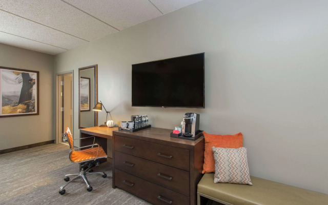 Hotel Saranac Curio Collection By Hilton