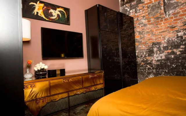 80 LEX 201 Exquisite Downtown Lodging