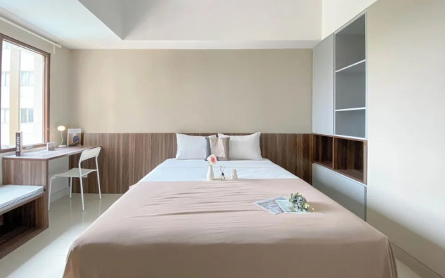Cozy and Warm Studio at LRT City Jatibening Apartment – Guest Rooms – Bekasi