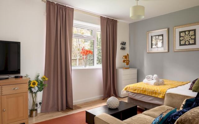 Beautiful 1 Bedroom Apartment With a Garden in Fulham
