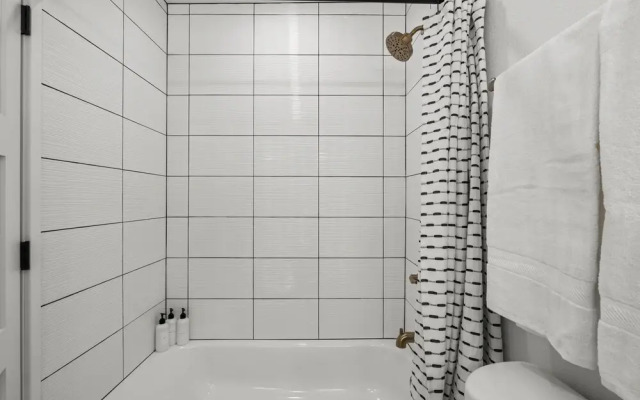 Desert Dreaming Deluxe Retreat w Pool Putt