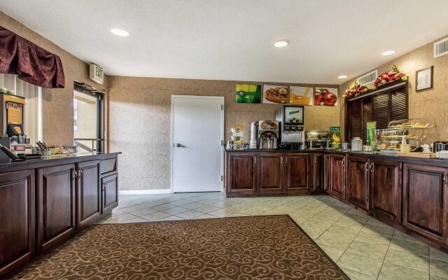 Comfort Suites Lombard - Addison