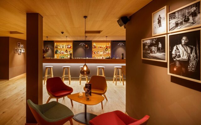 Hirschen Guesthouse - Village Hotel