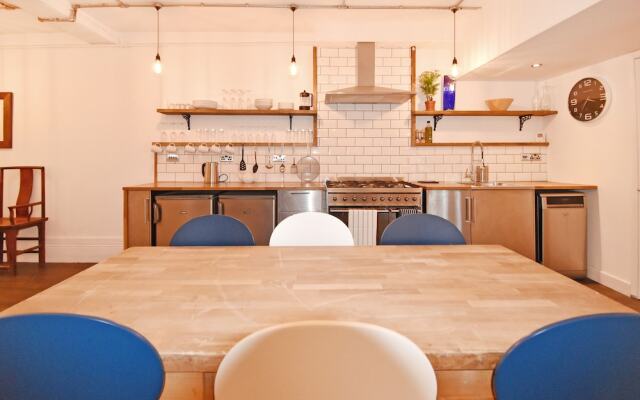 Clarendon Apartment