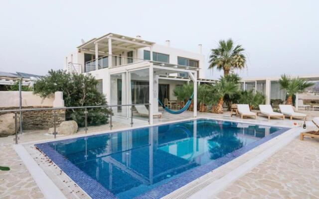 Villa Olympia in the Palm Trees